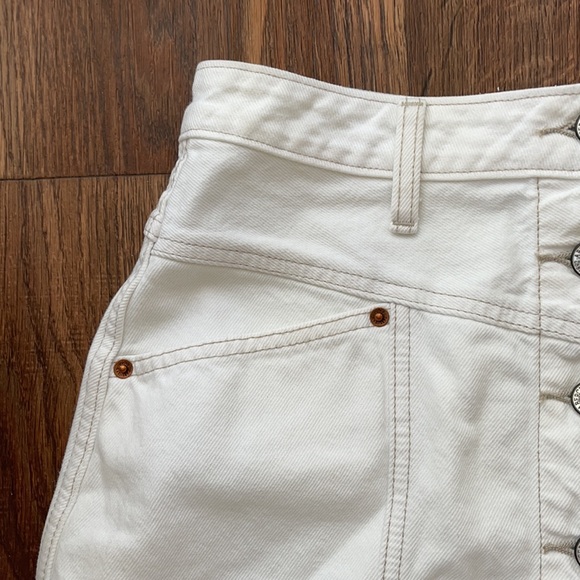 Abercrombie white denim button skirt - Picture 4 of 7